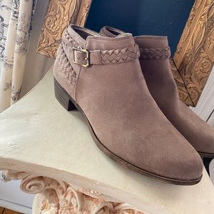 Ankle booties with braid